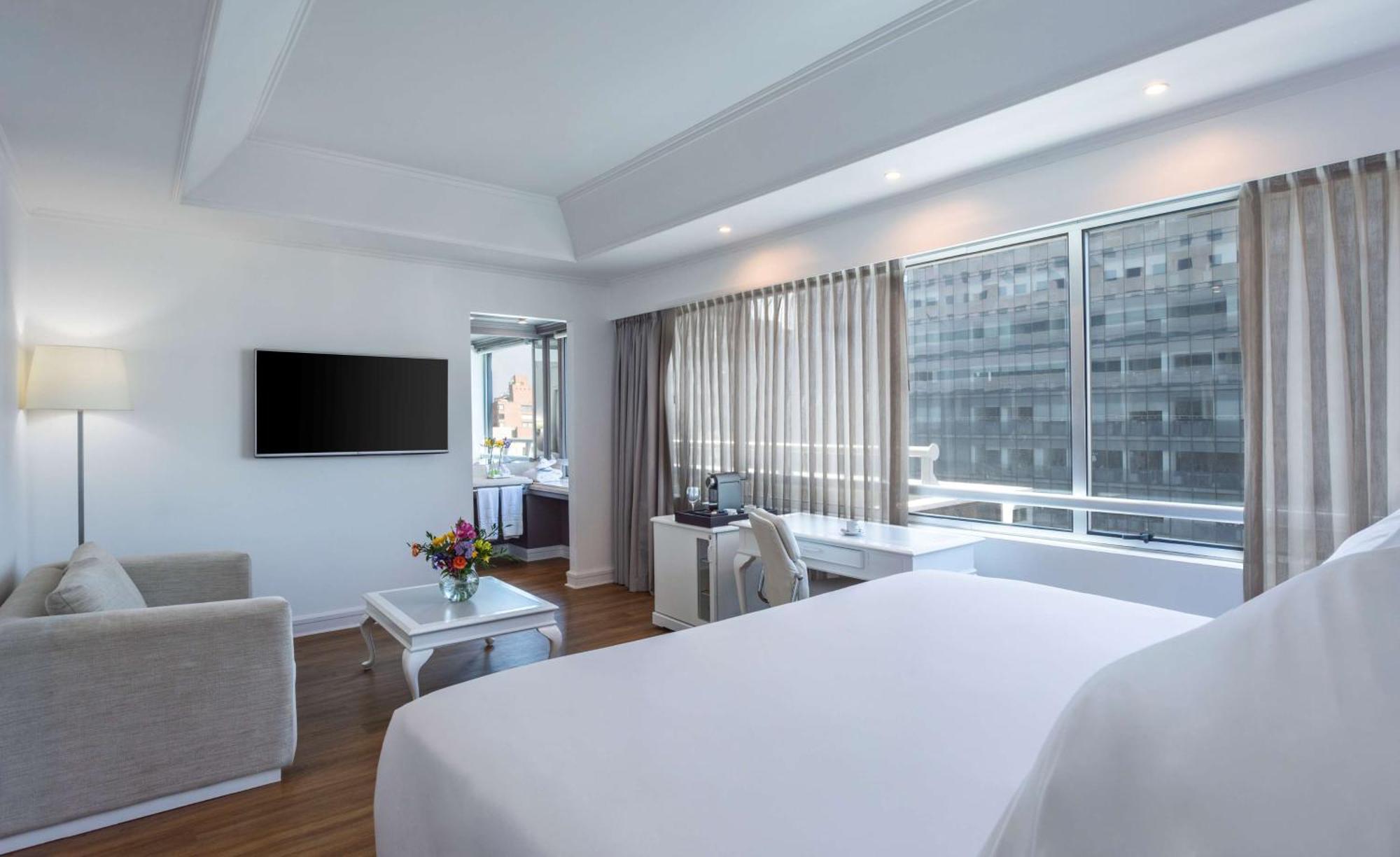 Hotel Nh Collection Plaza Santiago de Chile Exterior foto A room at the hotel
